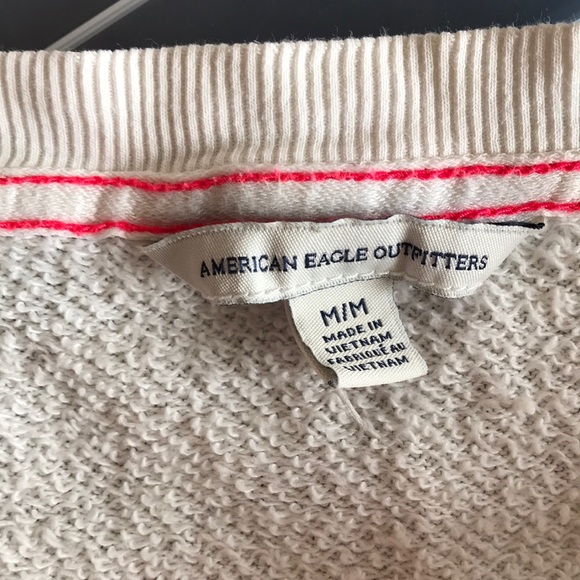 American Eagle Side Slit Sweater w/Pink Flowers - Picture 4 of 5